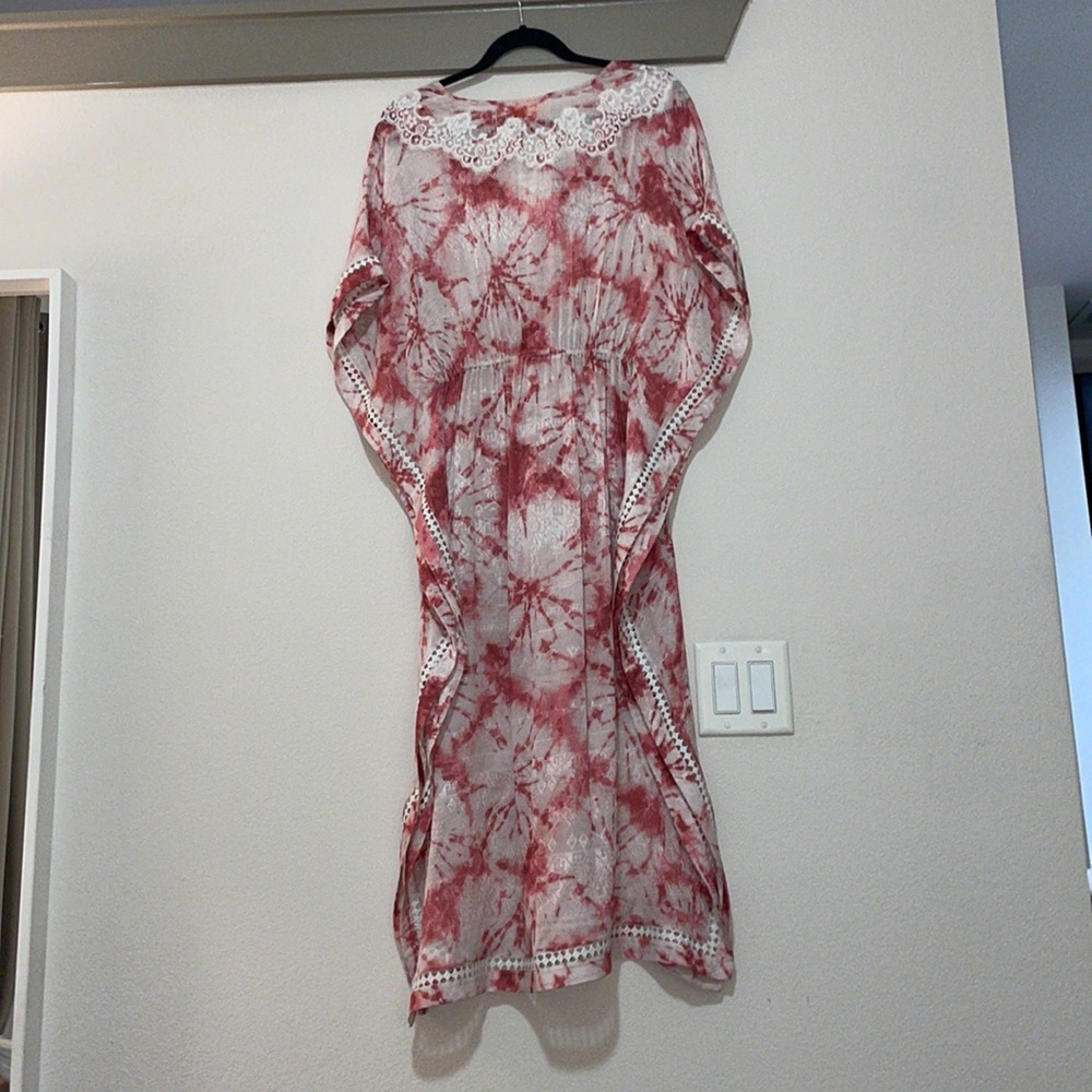 Rococo Sand Ava Tie Dye Lace Detail Caftan in Rosewood SZ XXS NWT - Picture 2 of 6